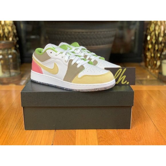 Size 7y Air Jordan 1 Low "Pastel" - Picture 4 of 5